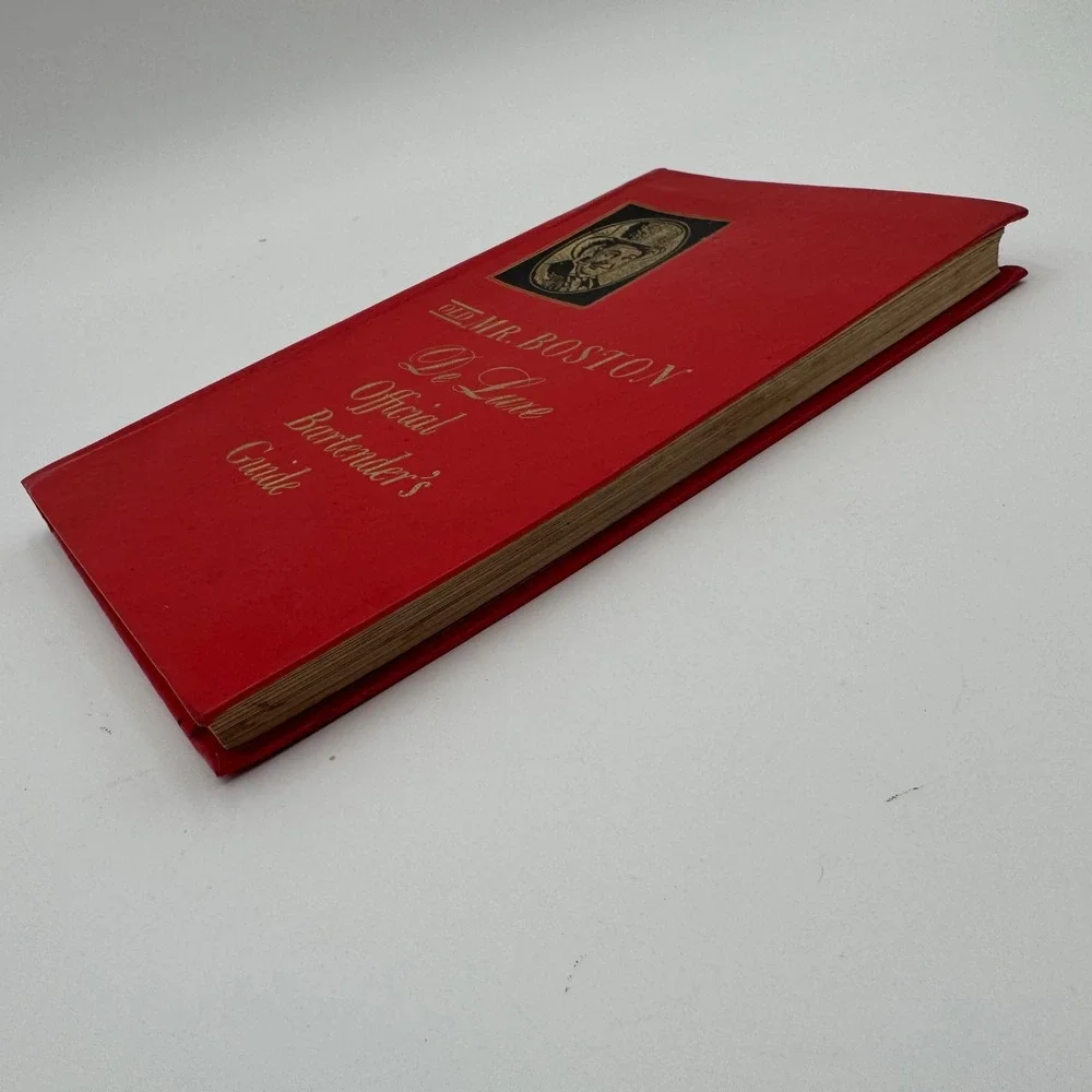 Old Mr. Boston De Luxe Official Bartender's Guide 1966 HC Cocktail Recipe Book